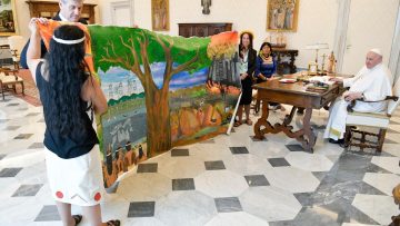 Arte indígena del corazón de la Amazonía peruana llega al Vaticano como regalo al Papa Francisco
