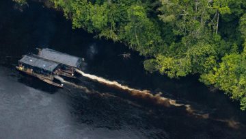 Obispo de Iquitos advierte sobre grave amenaza por mercurio y minería ilegal en la cuenca del Nanay